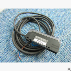 低價(jià)處理日本基因士KEYENCE放大器FS-V11