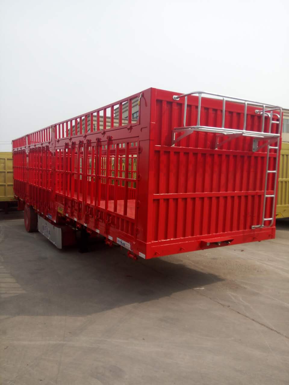 萊蕪后翻自卸半掛車廠家-梁山縣遠東交通設(shè)備