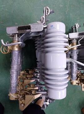 廠家直銷陶瓷硅膠高壓熔斷器跌落式熔斷器PD12系列出口型