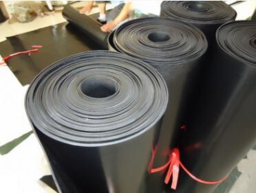 廠家供應(yīng)優(yōu)質(zhì)耐油橡膠板