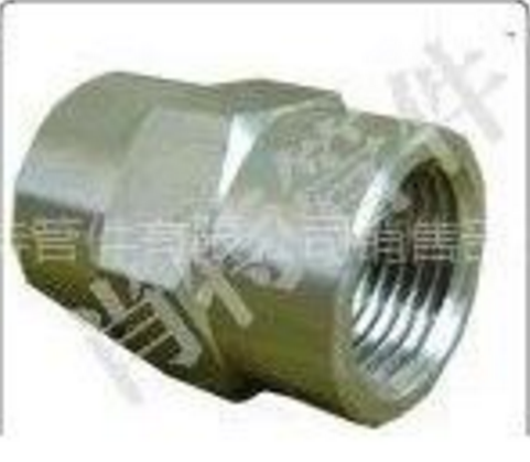 供應(yīng)中間六角內(nèi)螺紋接頭