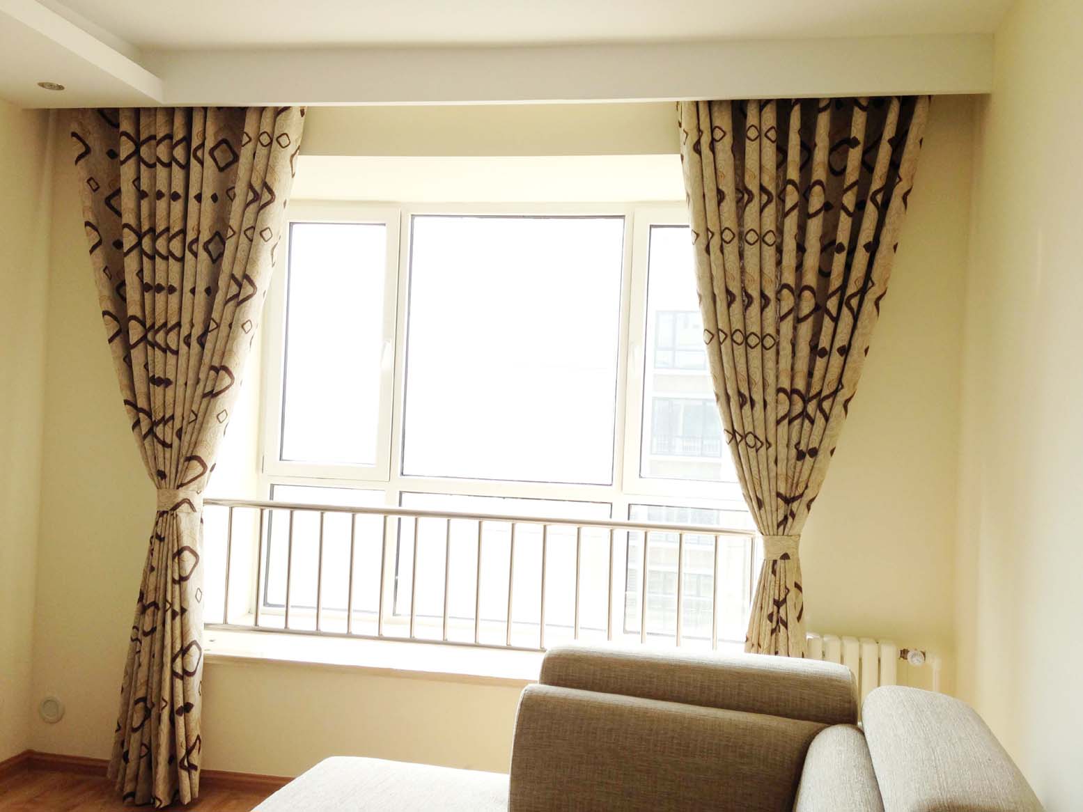 青島哪有好看的遮光布藝窗簾|紅霞福興窗飾