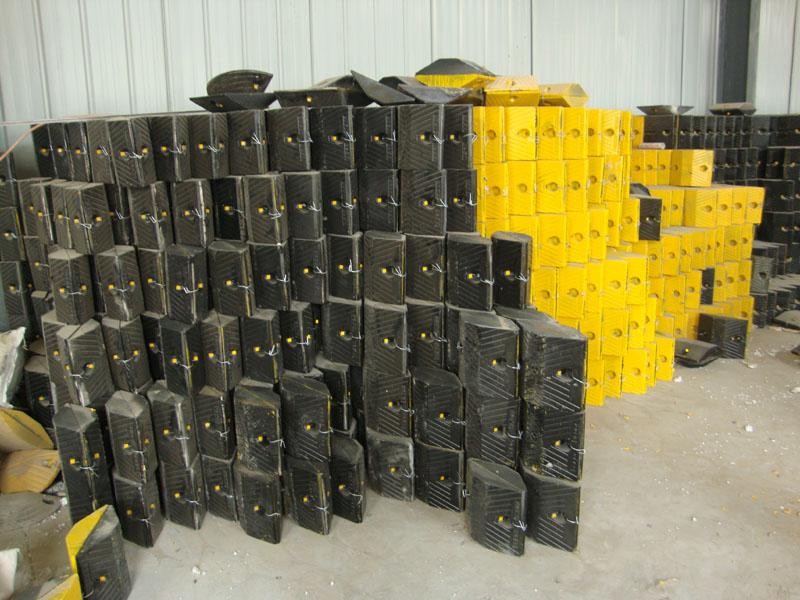 憑祥鋼減速帶哪有賣/南寧致遠交通設施