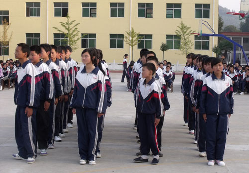 鹽山學(xué)生服廠家/春蕾服裝