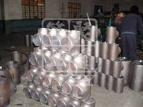 采購(gòu)不銹鋼三通-聚通管業(yè)信譽(yù)良好