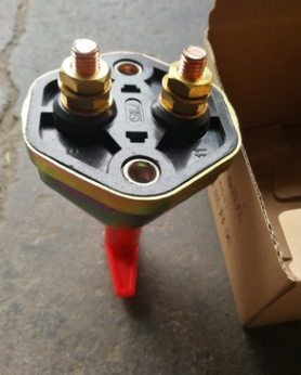 重汽配件斯太爾王蓄電池電源總開關(guān)WG9100760100