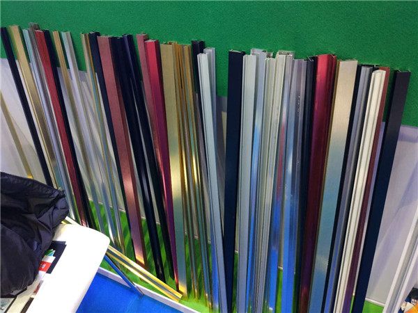 煙臺(tái)燈箱鋁型材廠家/臨沂樂易燈箱廣告器材廠