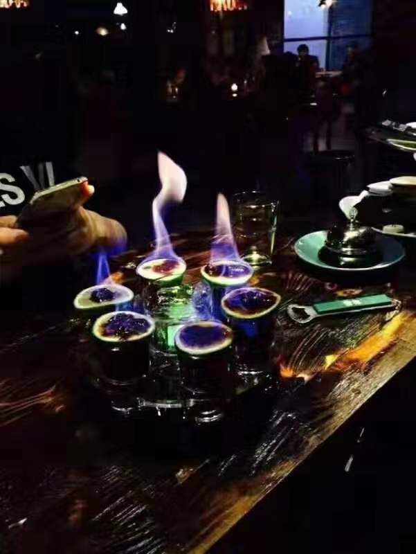 沈陽調(diào)酒培訓(xùn)班-沈陽調(diào)酒培訓(xùn)學(xué)校-艾菲爾-精益求精