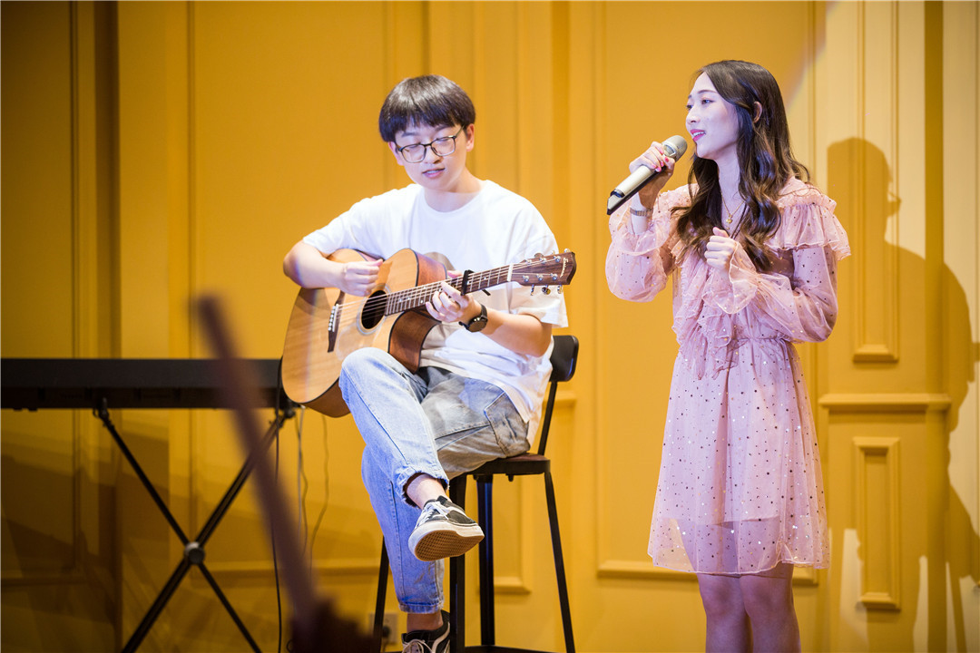 專業(yè)的聲樂培訓機構/黑加侖