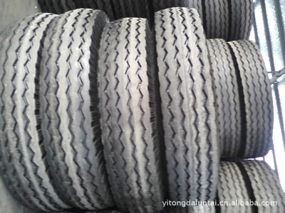 供應(yīng)1200-20輕型載重汽車輪胎