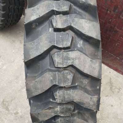 現(xiàn)貨供應(yīng) 促銷 12.5/80-18 R4花紋 兩頭忙 機(jī)械輪胎
