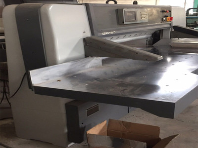 二手920/1300程控液壓雙導(dǎo)軌電腦/單軌數(shù)顯切紙機