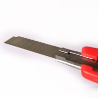 商超五金工具廠(chǎng)家批發(fā)大號(hào)裁紙刀廠(chǎng)家批發(fā)壁紙刀18mm塑料美工刀