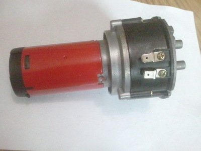 3管紅色帶氣泵電氣喇叭汽車摩托車?guó)Q笛喇叭12v超響改裝音樂(lè)喇叭