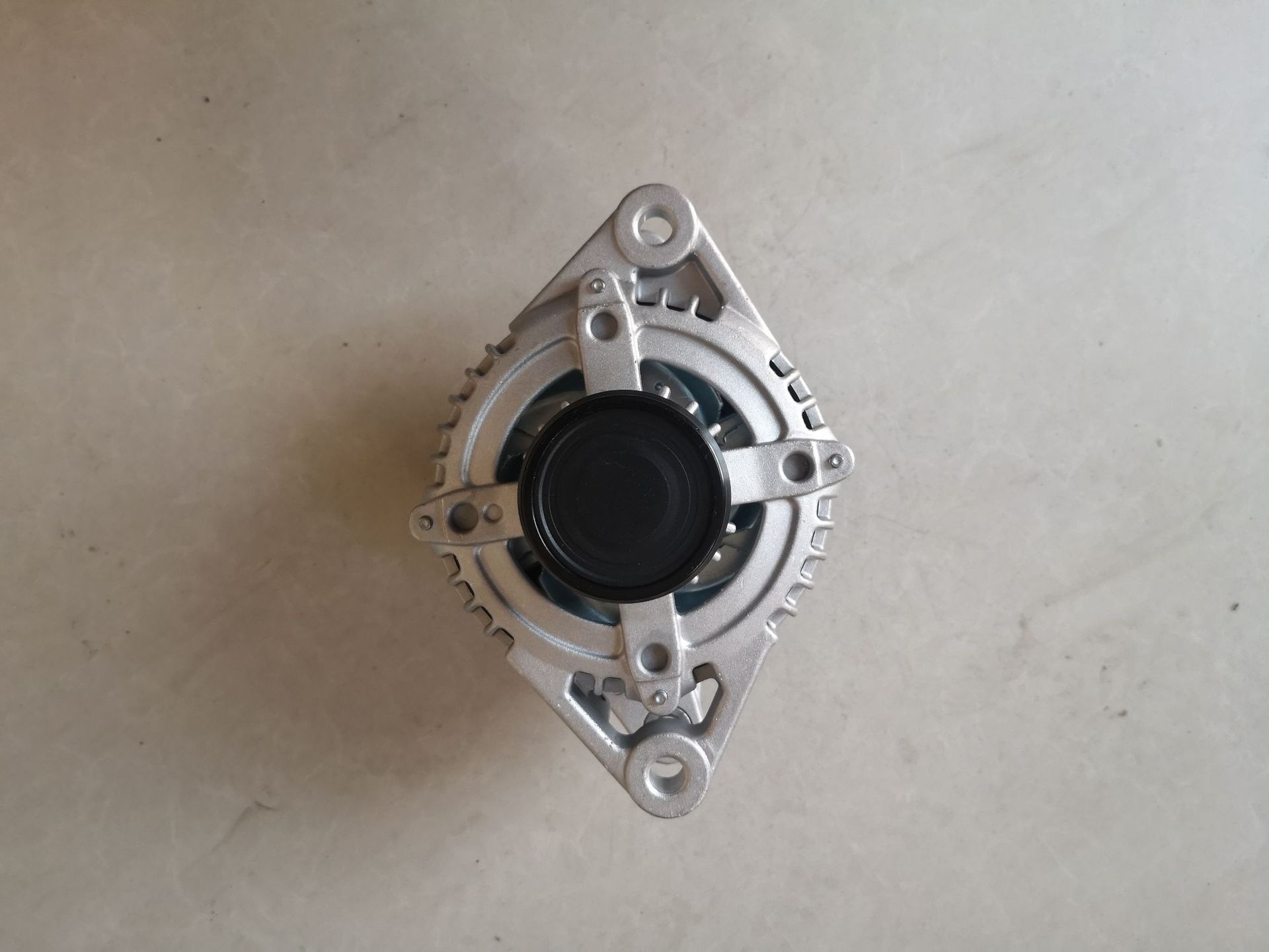 廠家專業(yè)生產(chǎn)汽車起動(dòng)機(jī)，汽車發(fā)電機(jī) 豐田凱美瑞，漢蘭達(dá)3.5L
