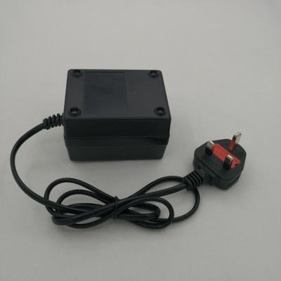 300W英規(guī)交流電源變壓轉(zhuǎn)換器220V轉(zhuǎn)變110V電源電壓變換器