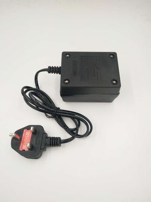 英規(guī)200WAC220V轉(zhuǎn)AC110V電源變壓器交流電電壓轉(zhuǎn)換器