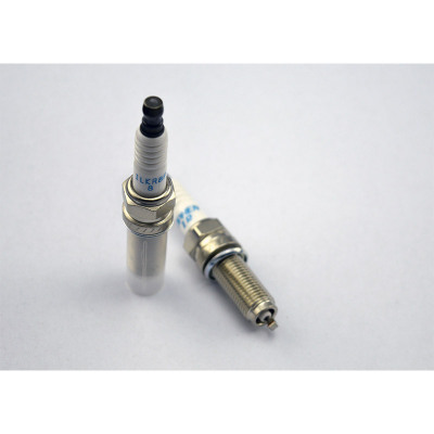 廠家供應(yīng) 汽車銥金火花塞ILKR8P8 4s店汽車火花塞質(zhì)量保障