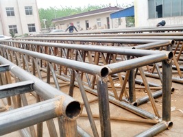 框架式龍門架生產(chǎn)場景