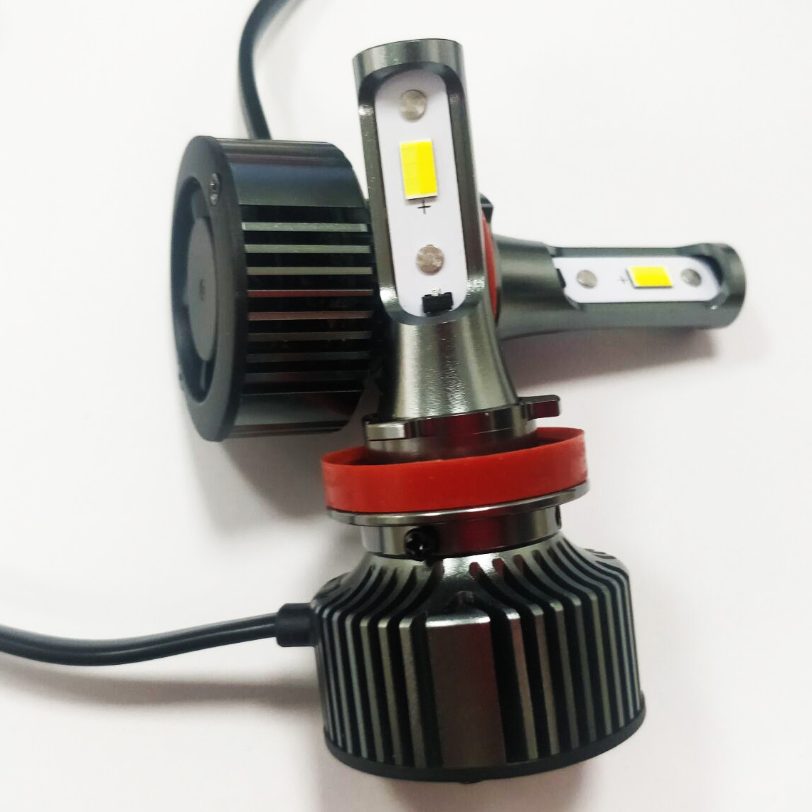 集成芯片 E10內(nèi)置驅(qū)動(dòng)H11汽車三色大燈 智能控溫 無(wú)電磁輻射干擾