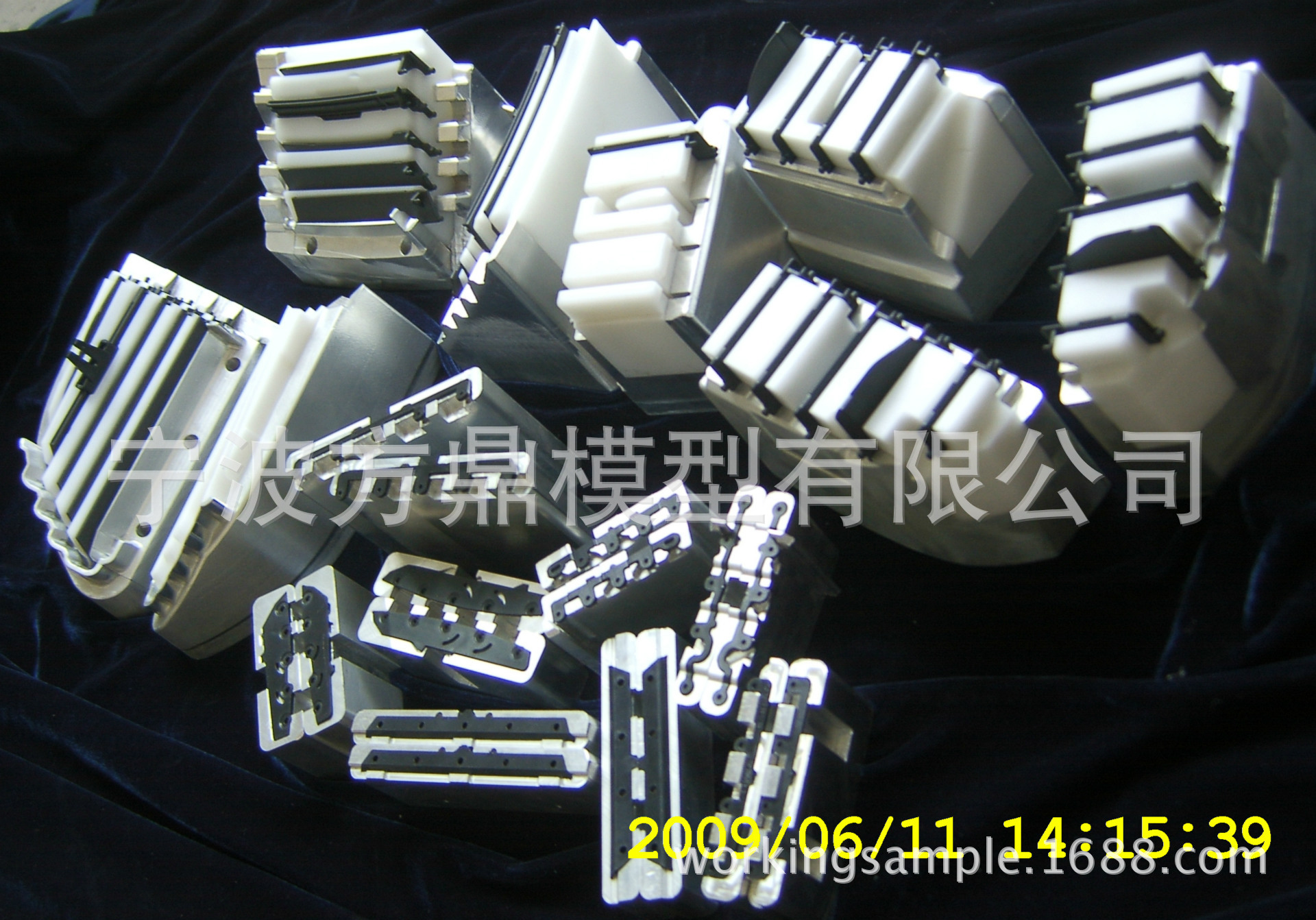 CNC數(shù)控銑削加工精密工裝夾具，精密樹脂代木檢具，鋁合金模具，