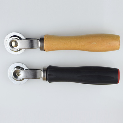 現(xiàn)貨供應(yīng) 補(bǔ)胎壓實(shí)滾輪/壓輪滾壓冷補(bǔ)膠片/汽車輪胎修補(bǔ)補(bǔ)胎工具