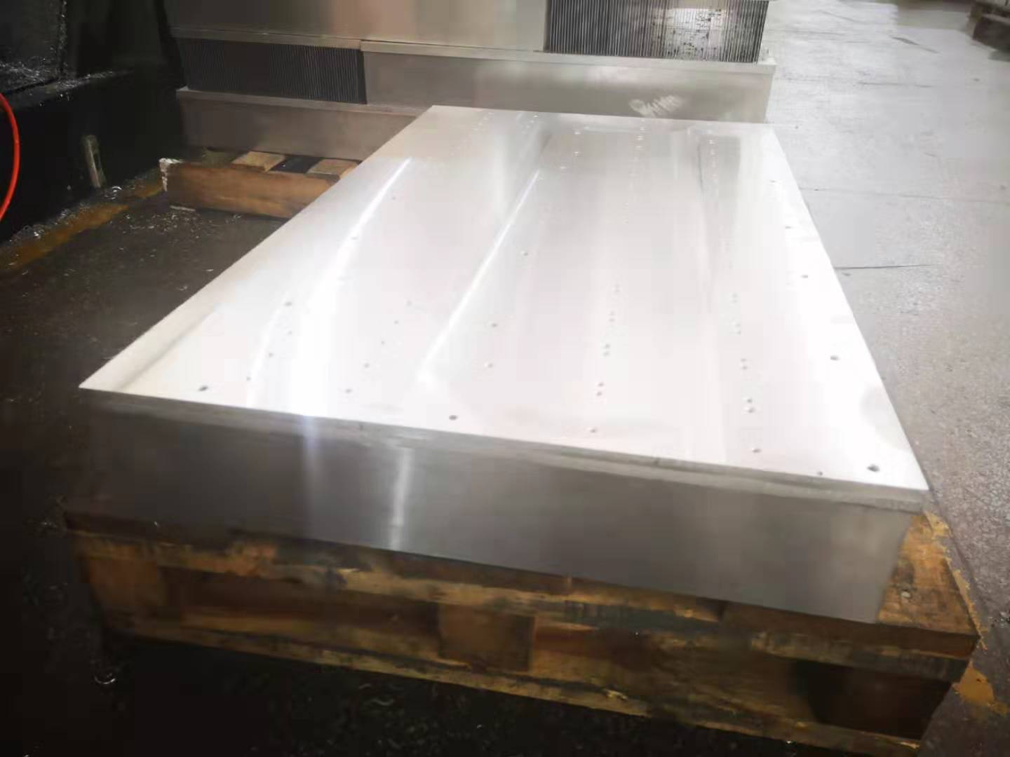 廠家直銷高性能散熱器 廣泛用于大型充電樁 5G通訊設(shè)備及軌道交通