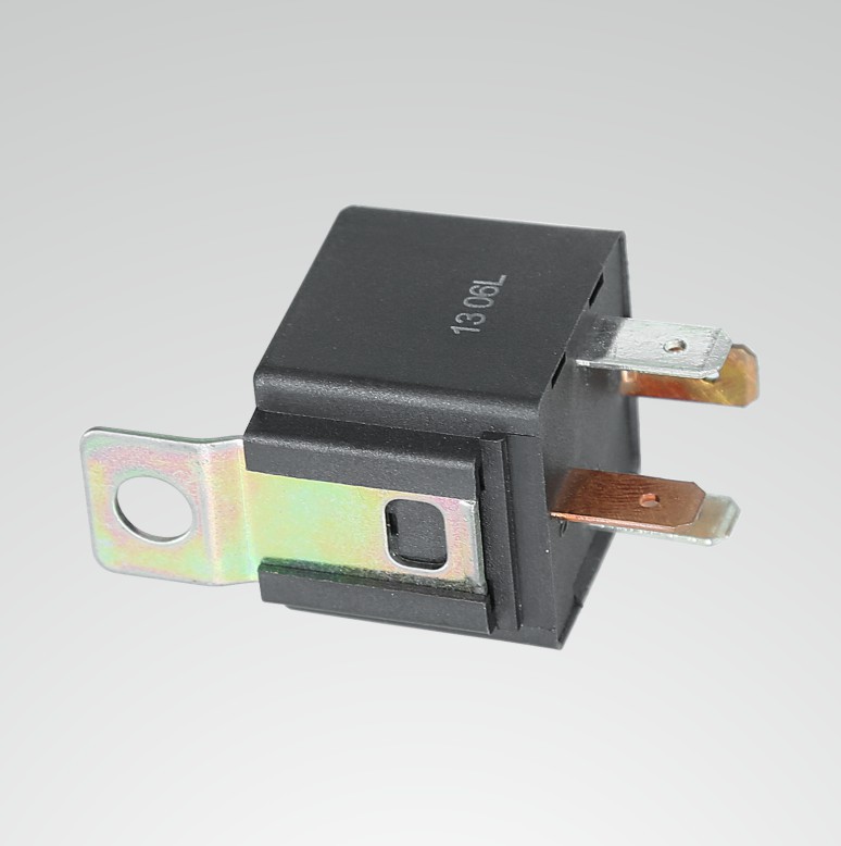 廠家供應(yīng)12V/24V 40A汽車(chē)?yán)^電器四腳含插座塑背汽車(chē)?yán)^電器