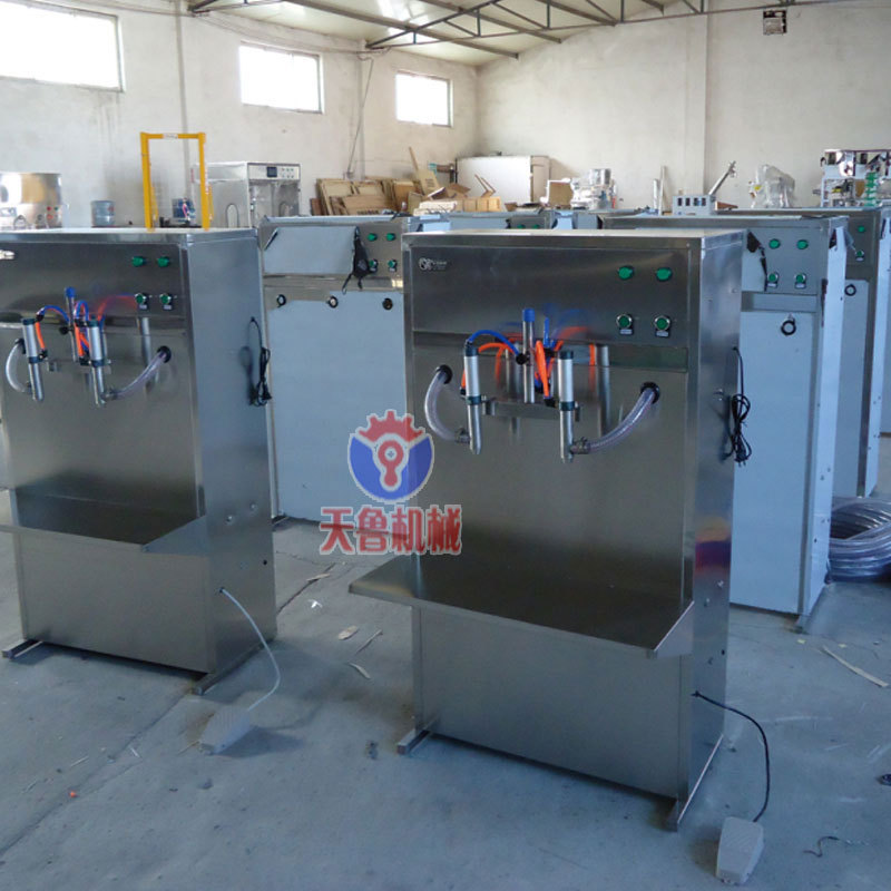 雙頭半自動活塞式液體灌裝機(jī)