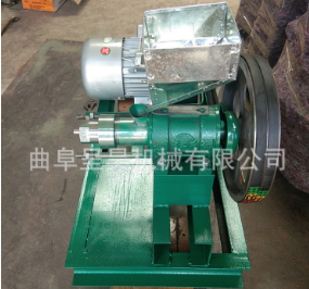 家里用的膨化機(jī) 操作簡(jiǎn)單槽鋼底座支架穩(wěn)固玉米汽油電機(jī)膨化機(jī)