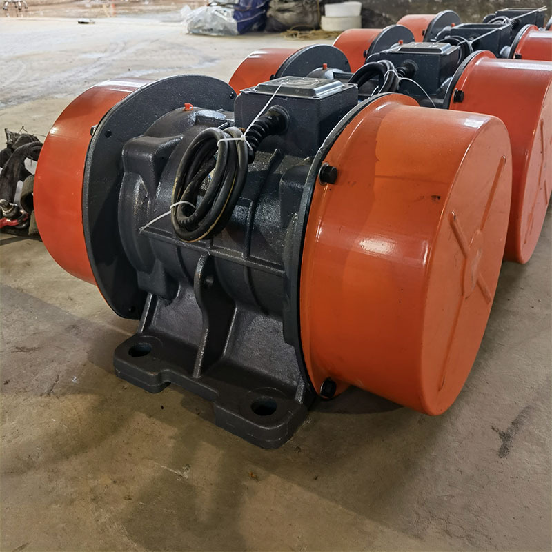 振動(dòng)電機(jī)YZS-1.5-4 三相異步交流電動(dòng)機(jī)臥式振動(dòng)源 YZS振動(dòng)電機(jī)