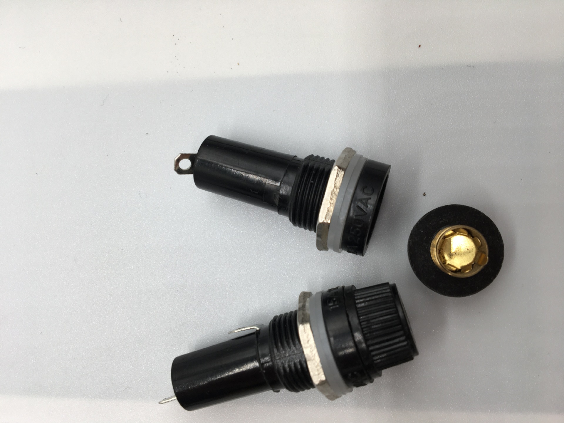 保險(xiǎn)座 黑色旋鈕 保險(xiǎn)管座 5*20 6X30 保險(xiǎn)絲座 熔斷器底座5*20MM