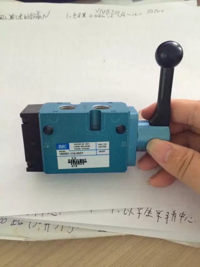 美國MAC電磁閥180001-112-0027原裝正品，貨期8-10周。