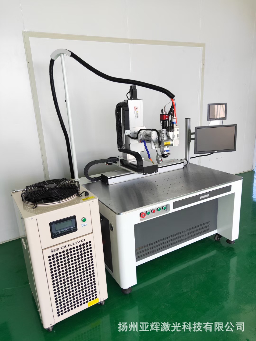 光纖激光平臺(tái)焊接機(jī)5.jpg