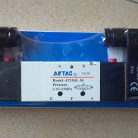 4V230E-08 三位五通電磁閥 換向電磁閥 原裝亞德客 中間排氣型