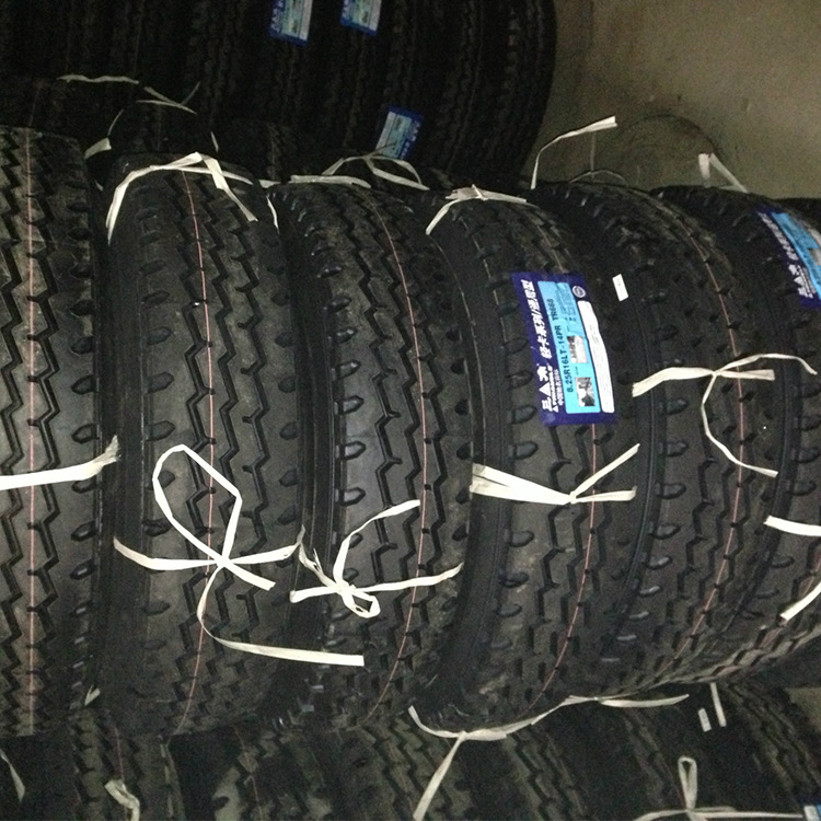 2832418203_1387841600