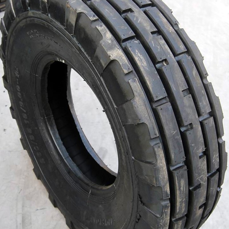 9.00-16 拖車輪胎 竹節(jié)導向花紋 采棉機輪胎