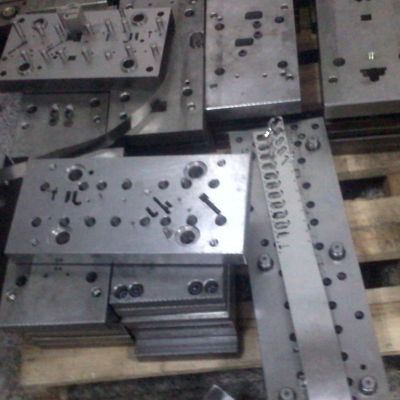 東莞廠家定制電子五金沖壓彈片模具 非標(biāo)五金開(kāi)模沖壓