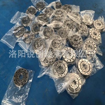 RU52交叉滾子軸承 P4級(jí)機(jī)器人軸承CRBF2512AT