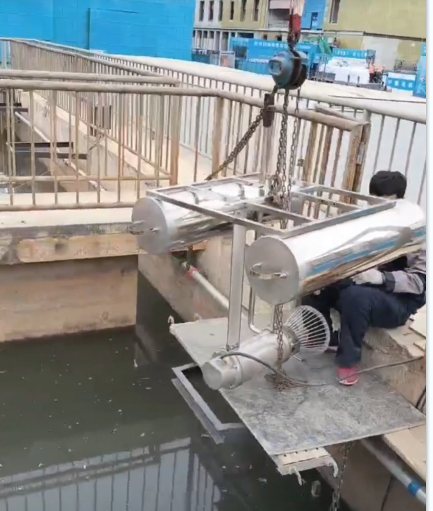 推流曝氣機(jī)北京現(xiàn)場(chǎng)工作圖片02