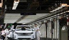 最快56秒下線一輛新車 成都汽車工廠擁抱智能制造